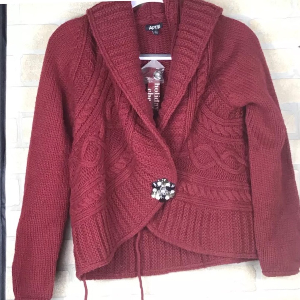 Apt 9 kohls holiday cheer  broach snap closure